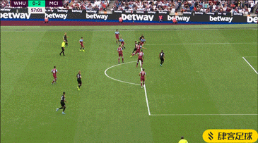 半场战报：博洛尼亚0-0布兰，里科吉安尼斯染红