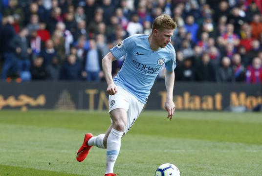 法兰克福客胜后球迷区突发火情，还有球迷从高处坠落后被送医