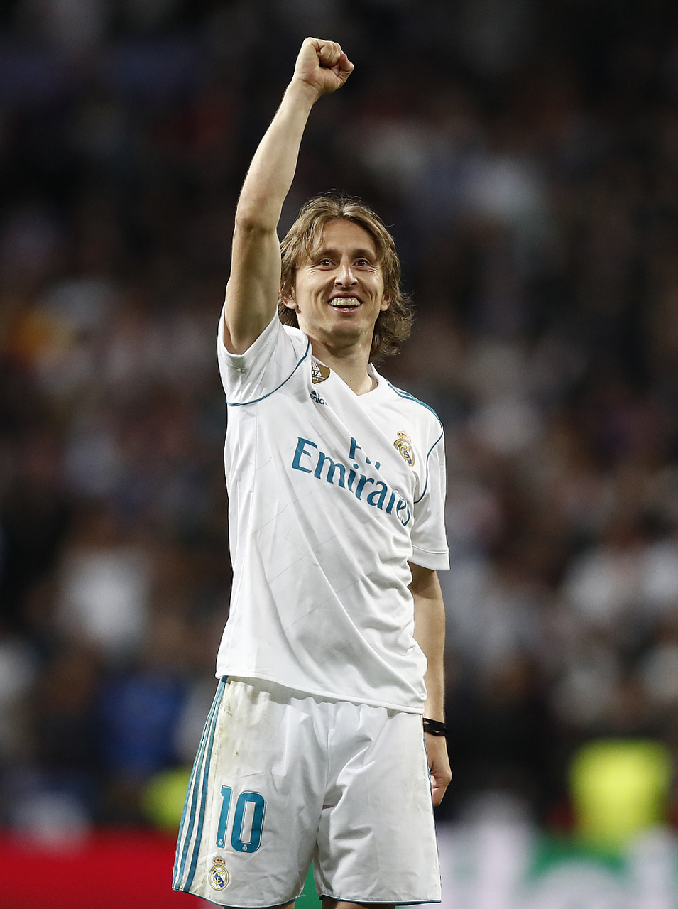 德甲战报：迪亚斯传射、杰克逊锁胜局，拜仁3-1圣保利