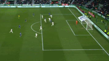 欧文突破防守连续得分