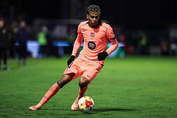 曼城有望大胜桑德兰，展现沉稳防守，争夺英超积分榜席位。